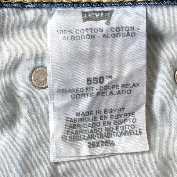 Levi’s 550 Size 26W Relax Fit Women’s Cutoff Shorts Denim Raw Hem - Picture 5 of 9